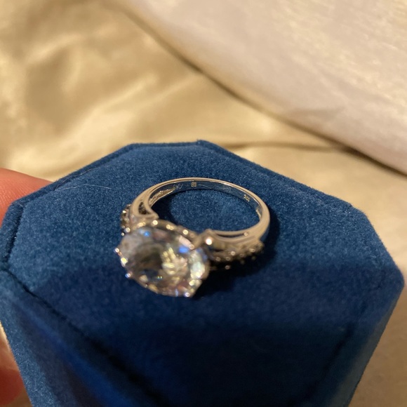 Beautiful ring - Picture 6 of 6